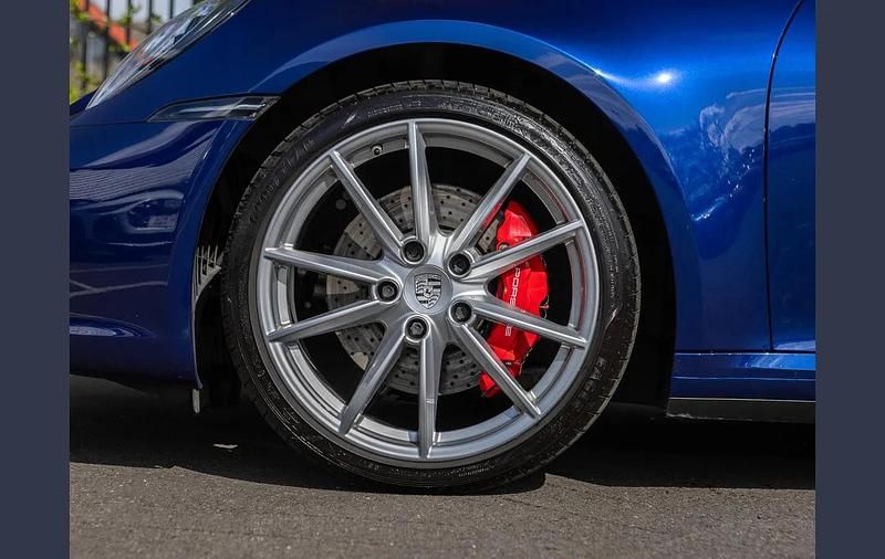 Used Porsche 911 444 HP (326 kW) 2021 Blue Coupe