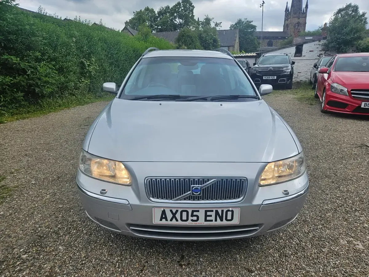 Used Volvo V70 SE 170 HP (125 kW) 2005 Mystic silver metallic Estate