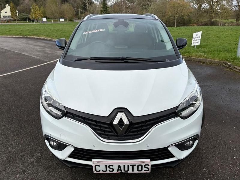 Used Renault Scénic IV Iconic 2019 White MPV