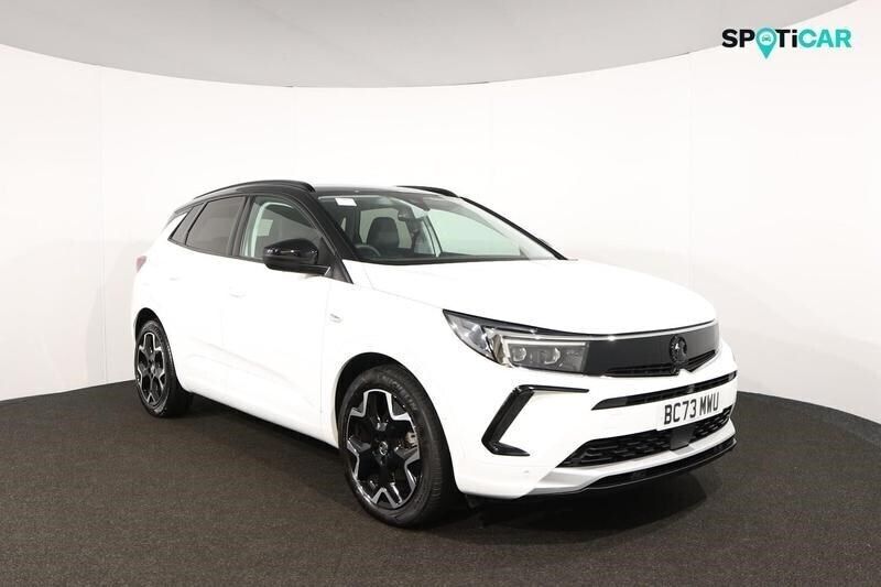 White Used 2024 Vauxhall Grandland X Ultimate SUV | £21,995 (Fair price) - Image 1/4
