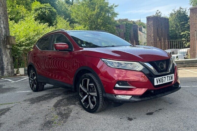 Red Used 2017 Nissan Qashqai Tekna SUV | £9,890 (A bit pricey) - Image 1/1