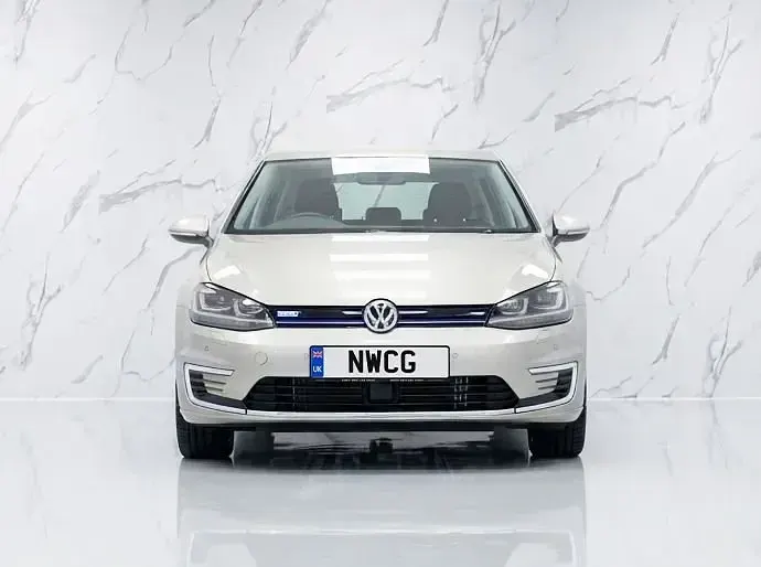 Used VW e-Golf 100 kW (136 HP) 2019 Silver Hatchback