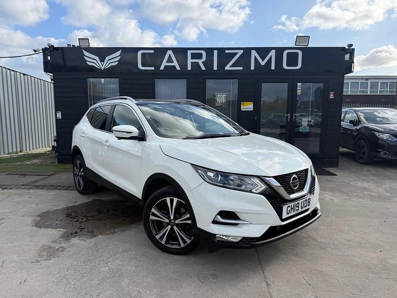 Used Nissan Qashqai N-Connecta 2019 White SUV