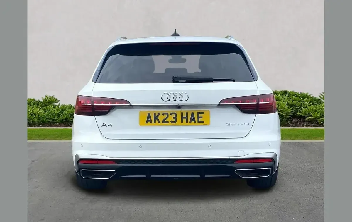 Used Audi A4 S-Line 150 HP (110 kW) 2023 White Estate
