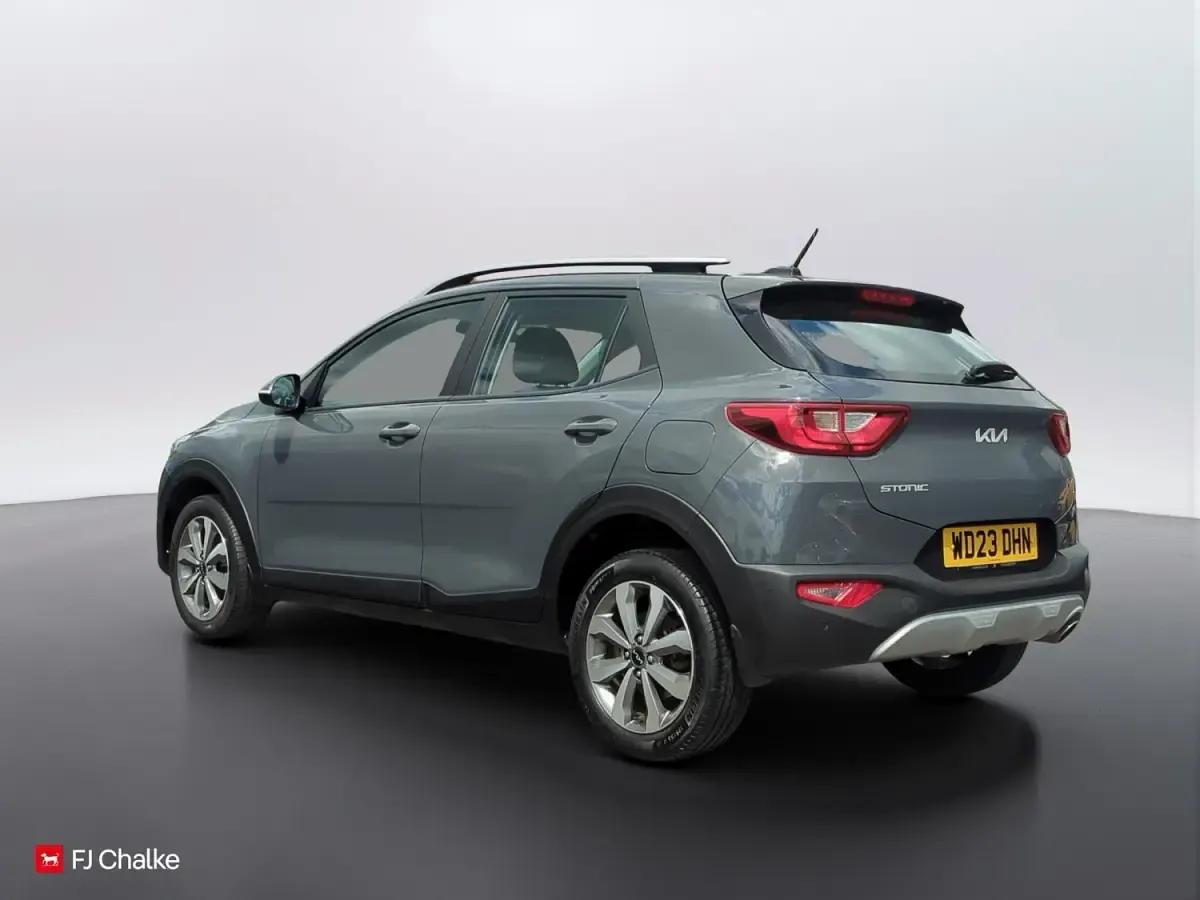 Gebraucht Kia Stonic 100 PS (73 kW) 2023 Grau SUV