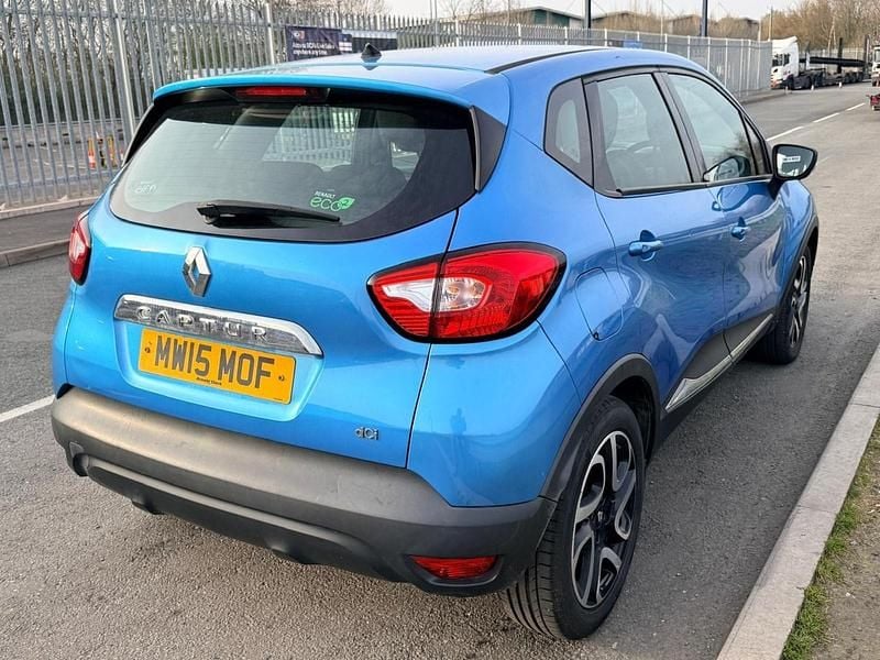 Used Renault Captur Dynamique 90 HP (66 kW) 2015 Blue SUV