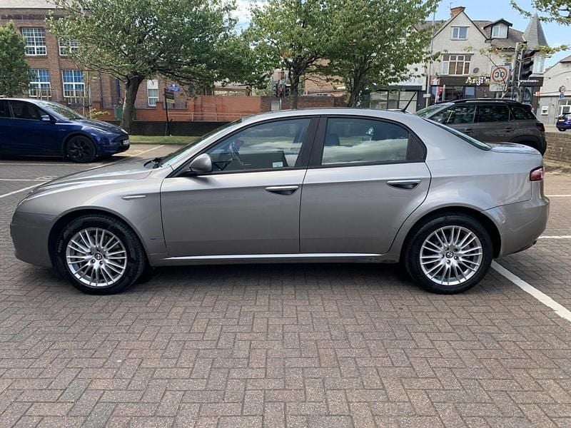 Used Alfa Romeo 159 Lusso 200 HP (147 kW) 2009 Grey Sedan