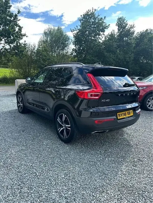 Used Volvo XC40 R-Design 150 HP (110 kW) 2018 Black SUV