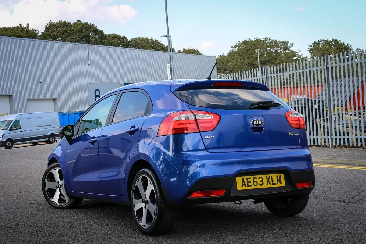 Used Kia Rio 2013 Blue Hatchback