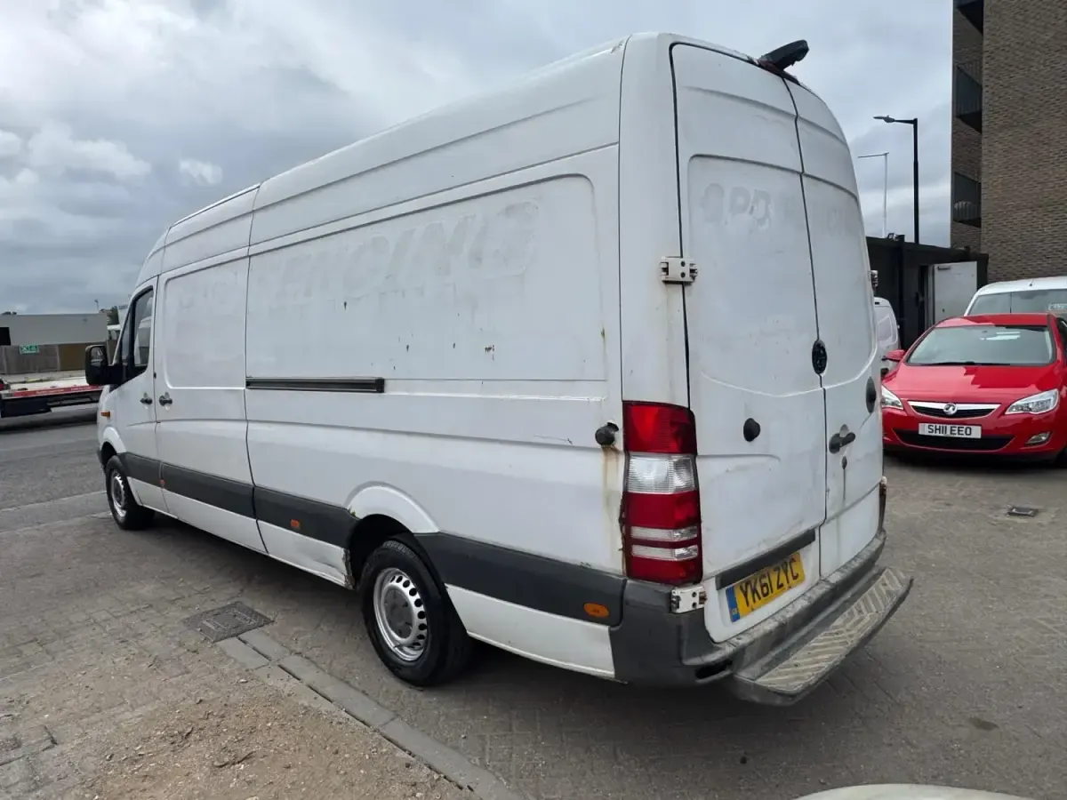 Używany Mercedes Sprinter 2011 Biały Van