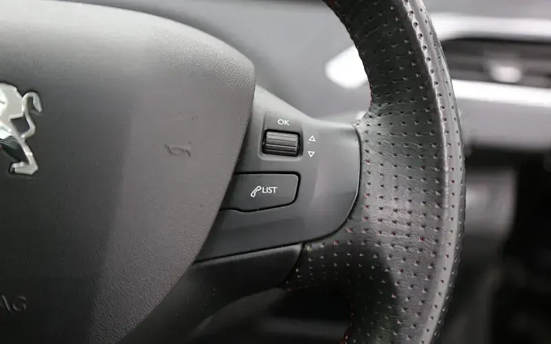 Used Peugeot 2008 GT-line 131 HP (96 kW) 2019 Black SUV