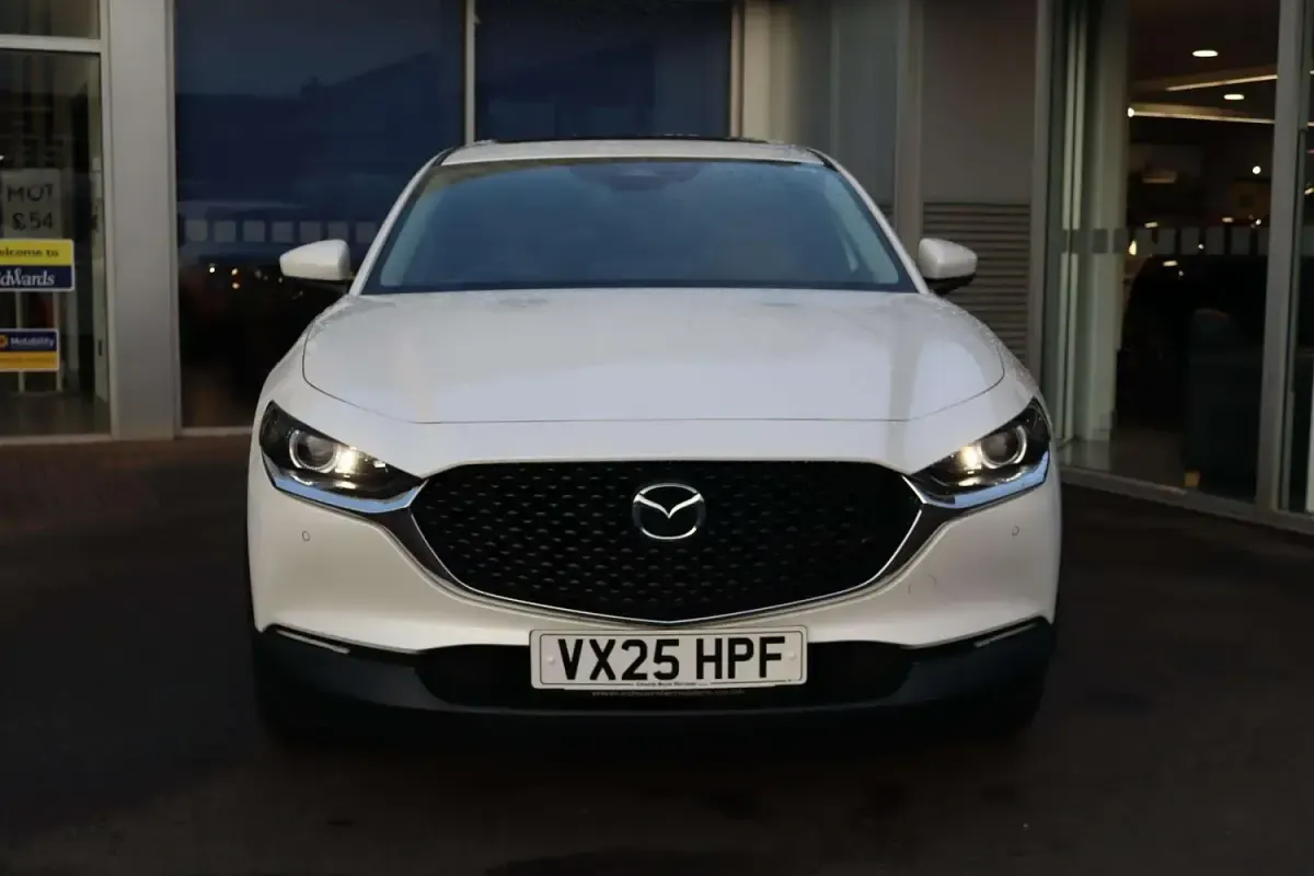 Begagnad Mazda CX-30 Exclusive-Line 186 HK (136 kW) 2025 Vit SUV