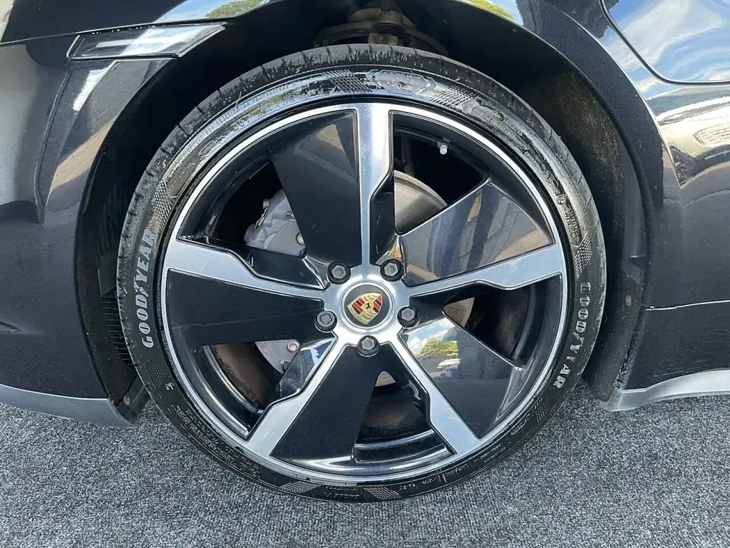 Used Porsche Taycan Performance Package 350 kW (476 HP) 2022 Black Estate