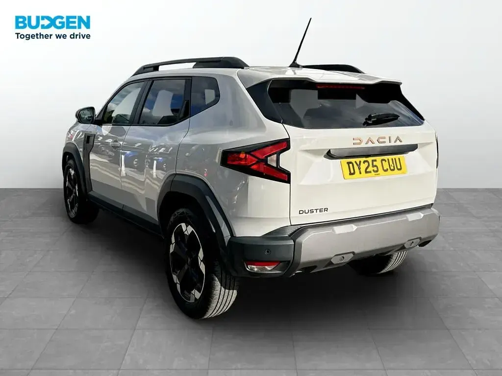 Used Dacia Duster Extreme 130 HP (95 kW) 2025 Cream Hatchback