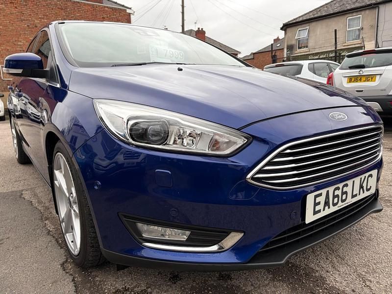 Used Ford Focus Titanium X 120 HP (88 kW) 2016 Blue Hatchback