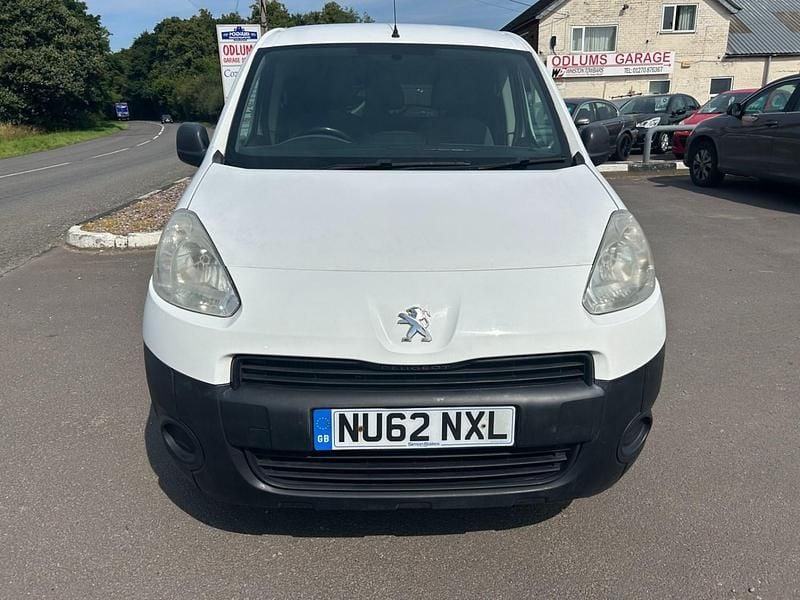 Used Peugeot Partner S 2011 White MPV