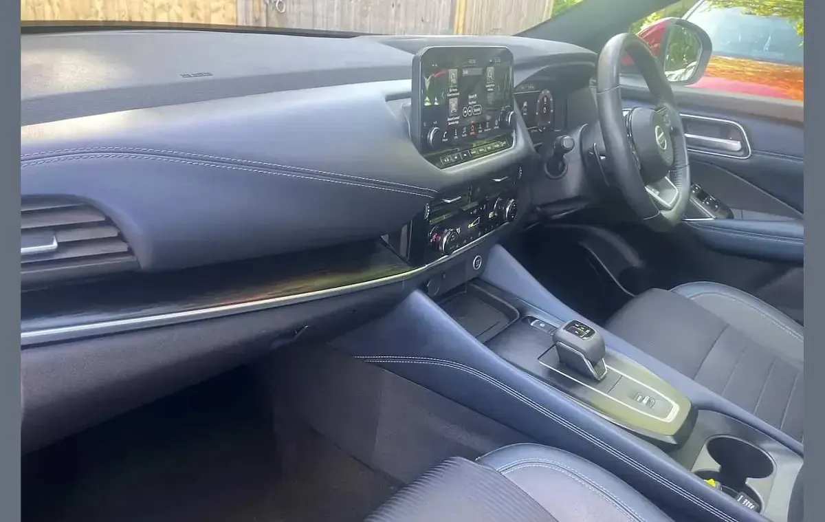 Used Nissan Qashqai Tekna 156 HP (114 kW) 2022 Red SUV