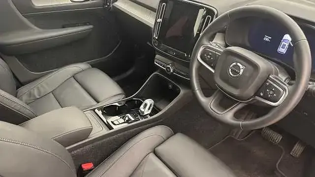 Used Volvo XC40 Ultra 163 HP (119 kW) 2025 Onyx black SUV