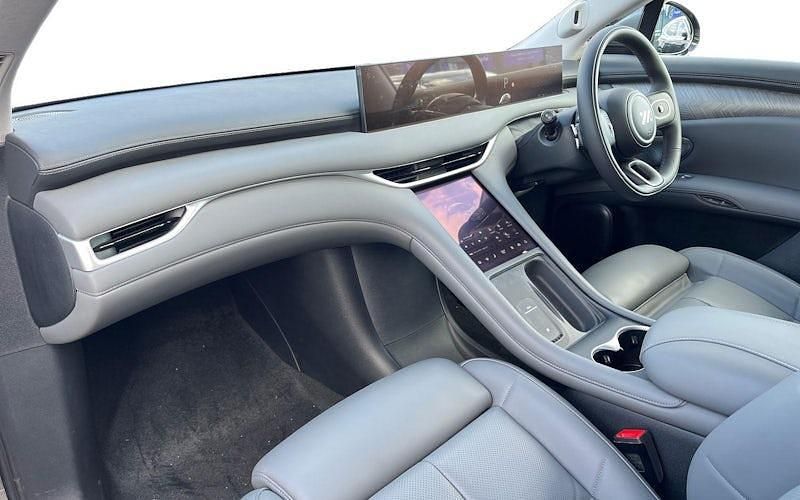 New MG IM6 553 kW (752 HP) 2025 SUV