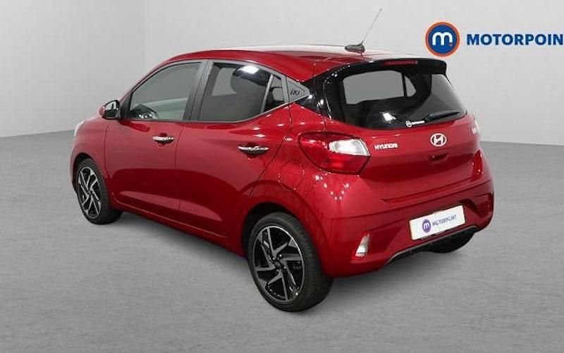 Used Hyundai i10 Premium 67 HP (49 kW) 2023 Red Hatchback
