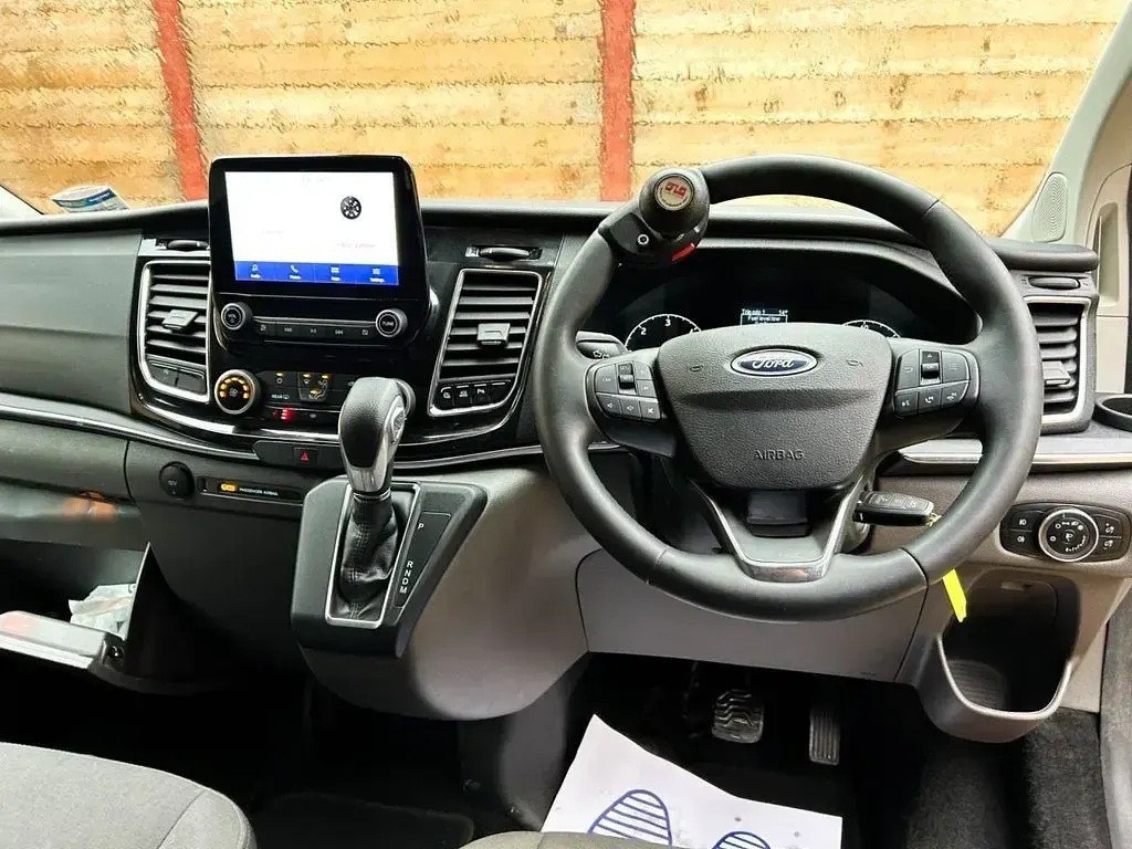 Used Ford Tourneo Titanium 130 HP (95 kW) 2022 Silver MPV