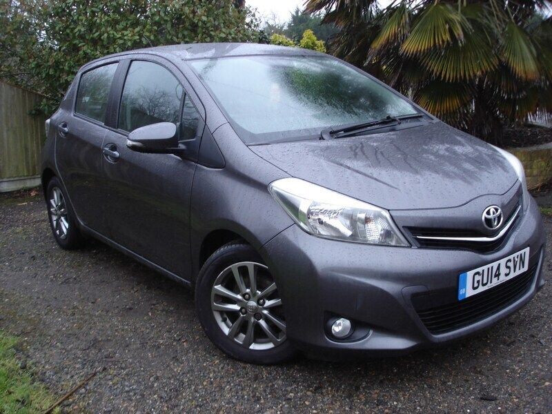 Grey Used 2014 Toyota Yaris Hatchback | £6,990 (Fair price) - Image 1/3