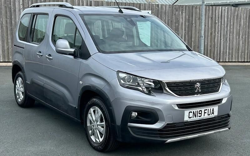Used 2023 Peugeot Rifter Allure MPV | £13,995 (Super price) - Image 1/4