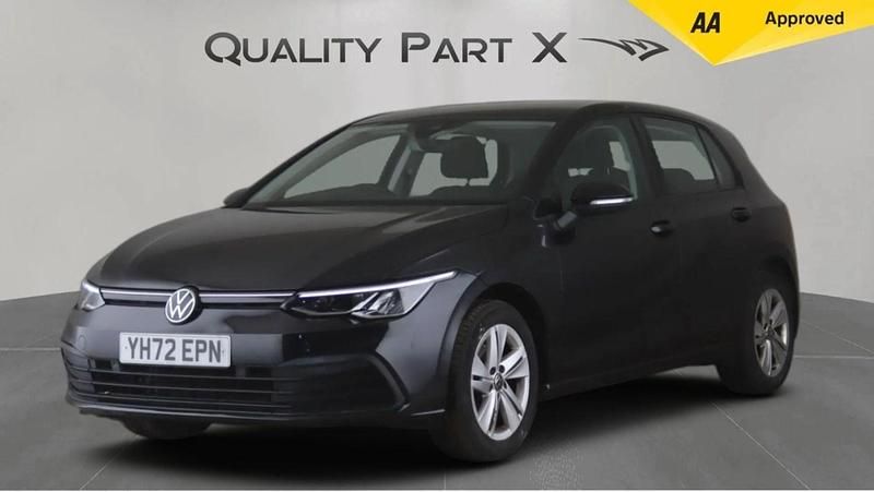 Second-hand VW Golf VIII Life 110 CP (80 kW) 2022 Negru Hatchback