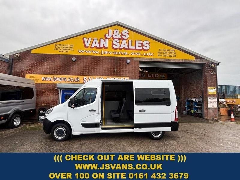 Used Vauxhall Movano Edition 150 HP (110 kW) 2021 White MPV
