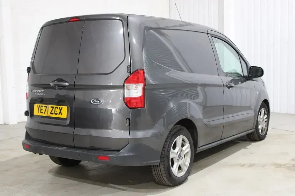 Begagnad Ford Transit Limited 100 HK (73 kW) 2021 Grå Van