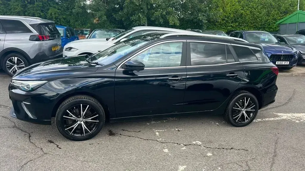 Used MG MG5 EV Trophy 114 kW (156 HP) 2022 Black Estate