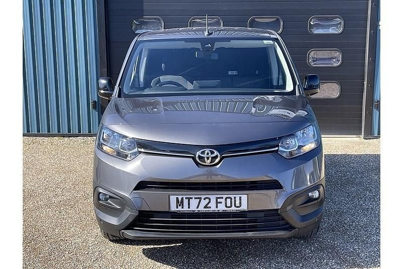Used Toyota Proace 120 HP (88 kW) 2022 Grey MPV