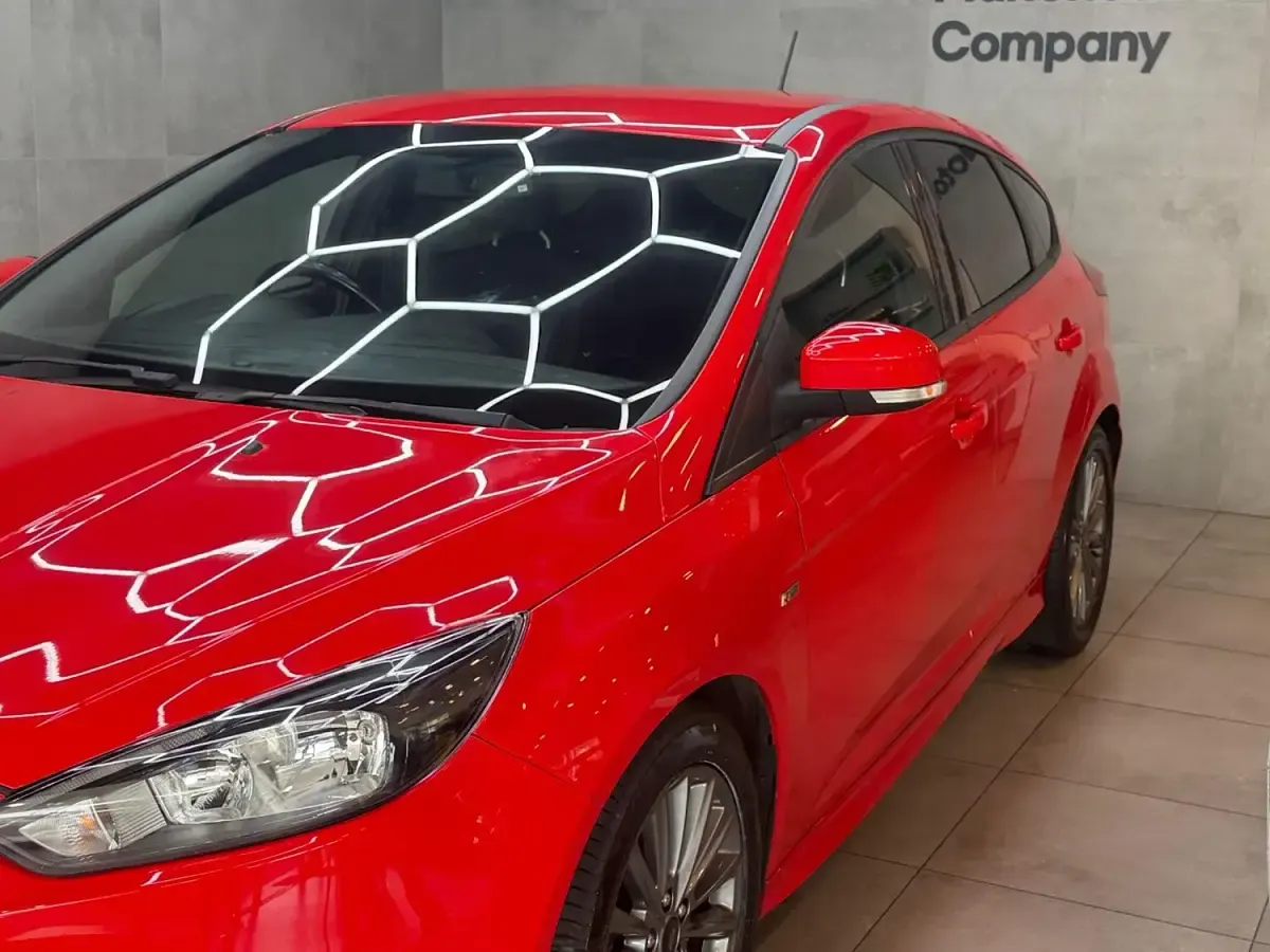 Used Ford Focus ST-Line 140 HP (102 kW) 2018 Red Hatchback