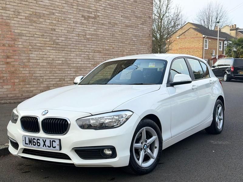 Used BMW 118 Sport Line 2016 White Hatchback