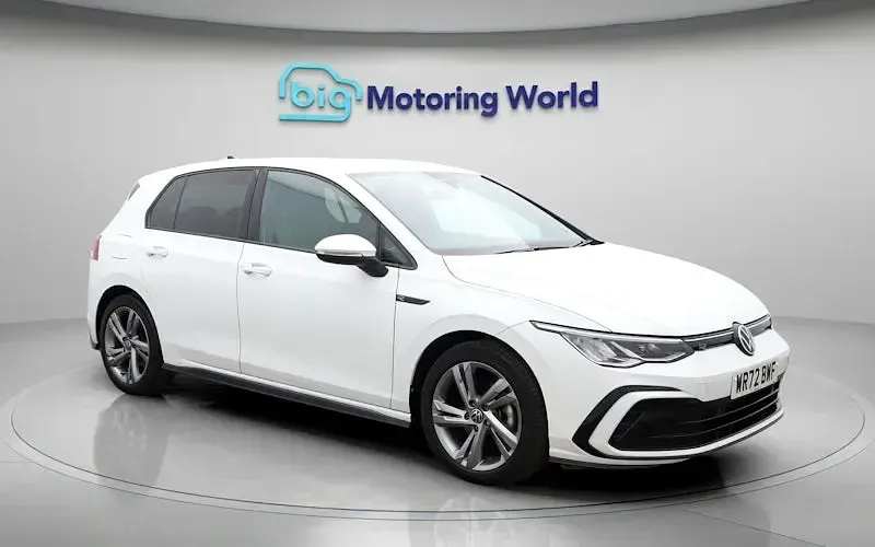 Usado VW Golf VIII R-line 131 HP (96 kW) 2024 Citadino