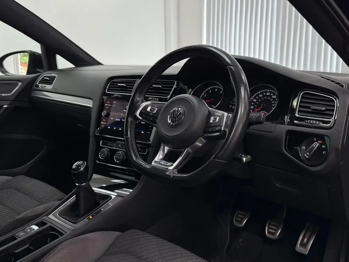 Used VW Golf VII R-line 150 HP (110 kW) 2018 Black Hatchback