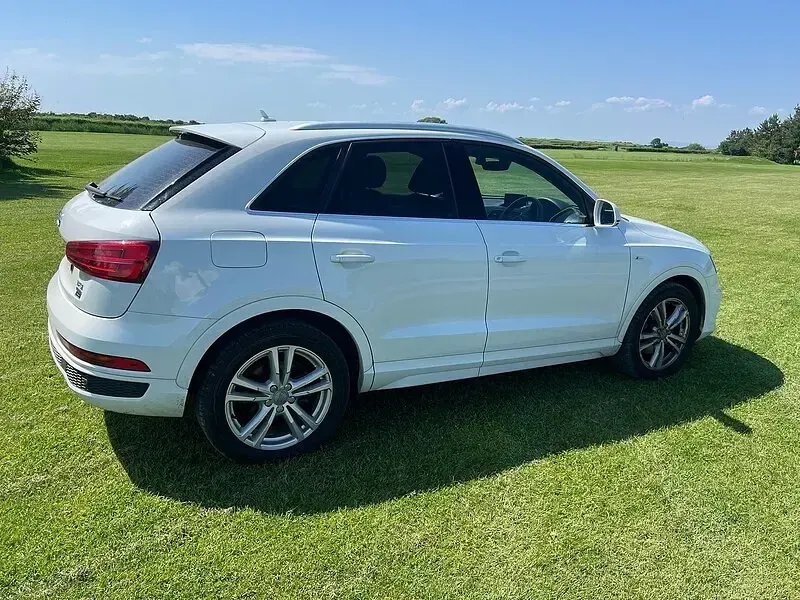 Used Audi Q3 S-Line 180 HP (132 kW) 2025 White SUV