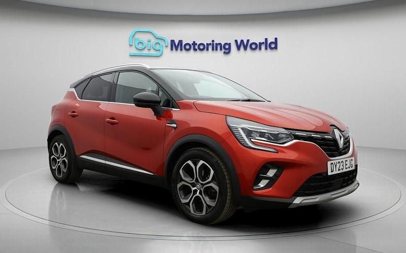 Second-hand Renault Captur Techno 143 CP (105 kW) 2023 Roșu SUV