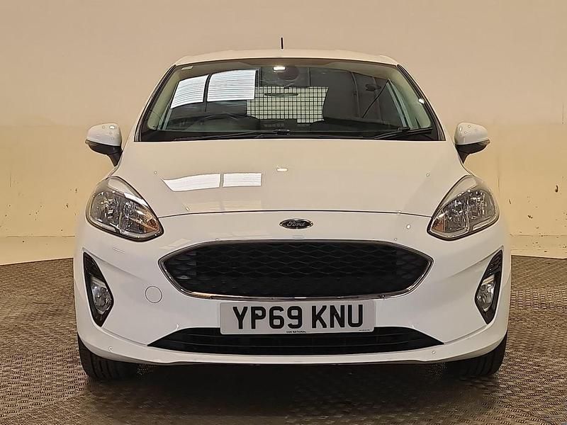 Used Ford Fiesta 85 HP (62 kW) 2019 White Van