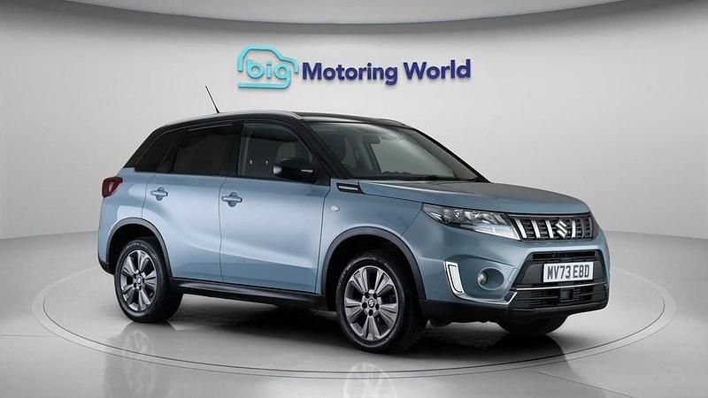 Second-hand Suzuki Vitara SZ-T 129 CP (94 kW) 2023 Albastru SUV