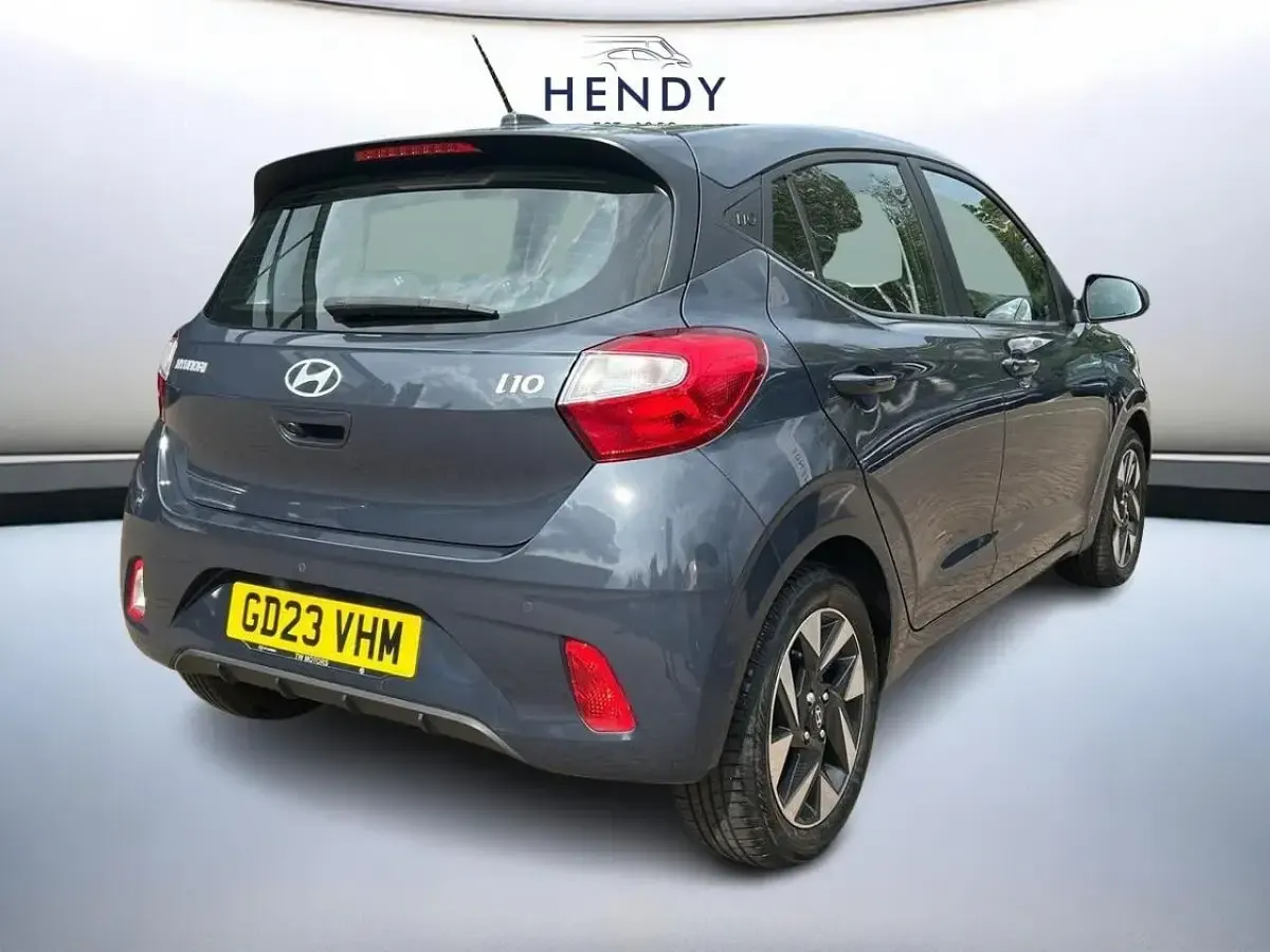 Used Hyundai i10 Advanced 83 HP (61 kW) 2023 Grey Hatchback