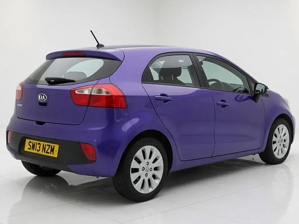 Used Kia Rio 109 HP (80 kW) 2013 Blue Hatchback
