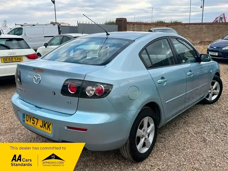 Used Mazda 3 105 HP (77 kW) 2007 Silver Sedan