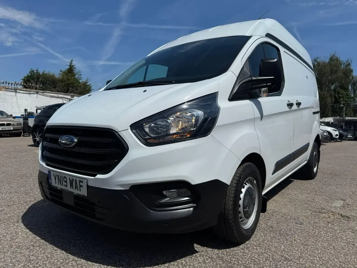 Used Ford Transit Custom 105 HP (77 kW) 2019 White Van