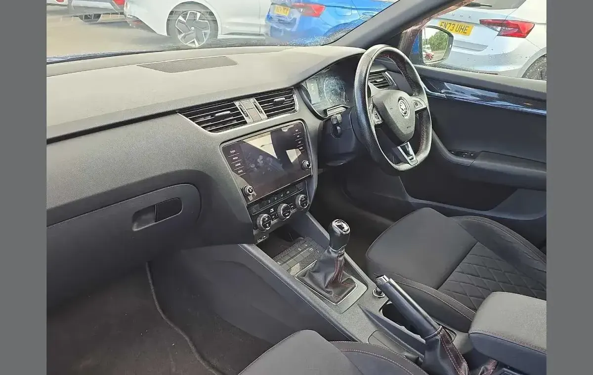 Used Skoda Octavia vRS 226 HP (166 kW) 2018 Race blue metallic Hatchback