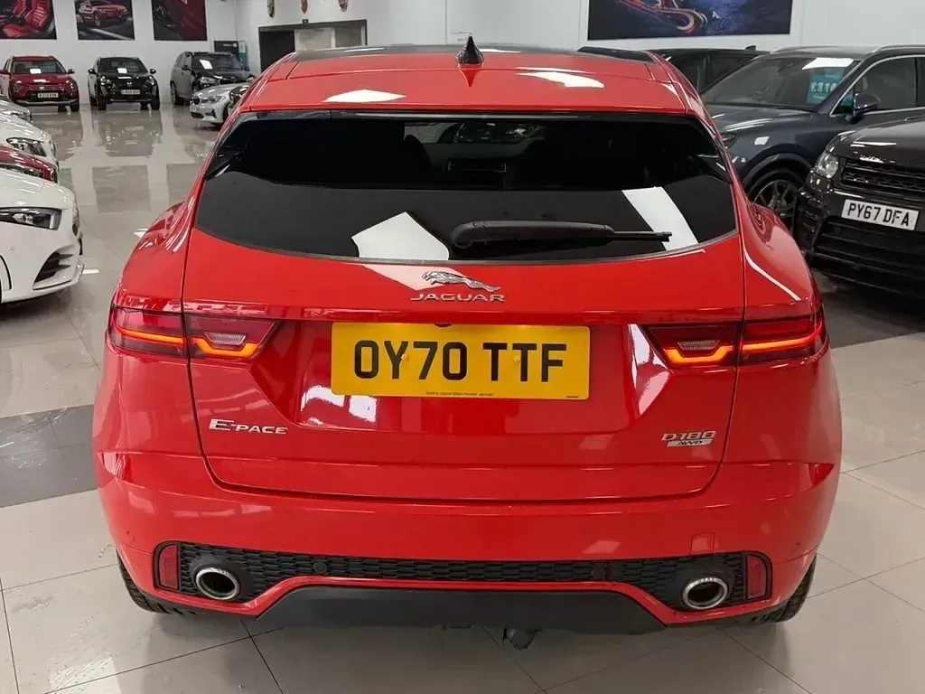 Begagnad Jaguar E-Pace Chequered Flag 180 HK (132 kW) 2020 Röd SUV
