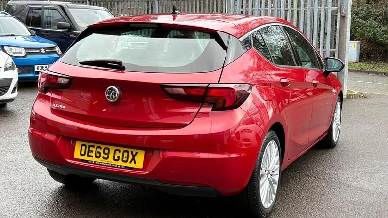 Used Vauxhall Astra Elite 145 HP (106 kW) 2019 Red Hatchback