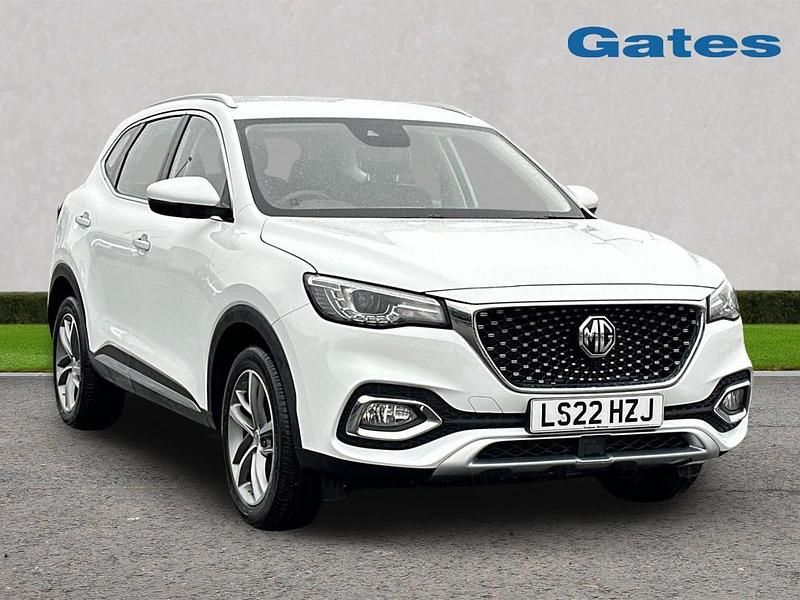 White Used 2022 MG HS Excite SUV | £14,899 (Fair price) - Image 1/4