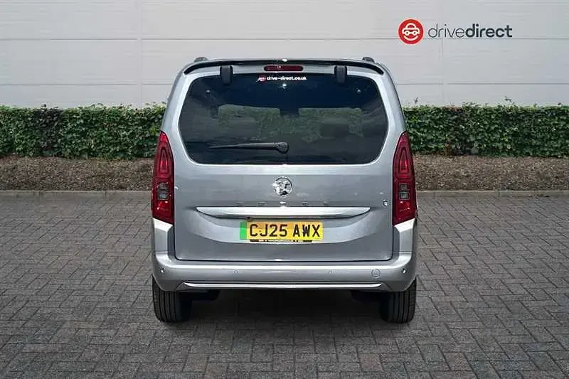 Used Vauxhall Combo Ultimate 100 kW (136 HP) 2025 Grey MPV