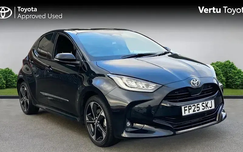 Second-hand Toyota Yaris Hybrid 131 CP (96 kW) 2025 Hatchback